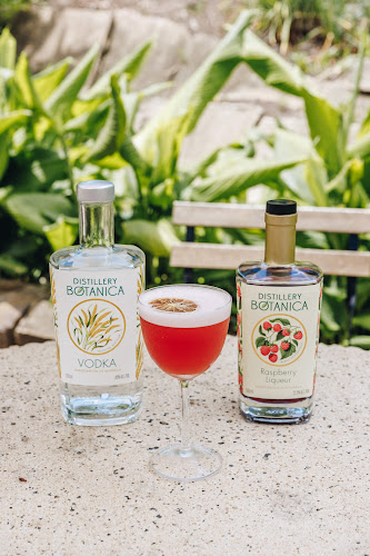 25 Portsmouth Rd, Erina NSW 2250