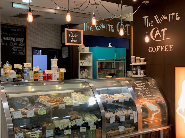 Comentarii opinii despre The White Cat Coffee