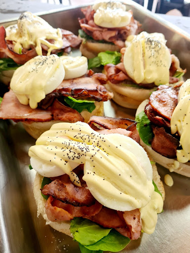 Munch Cafe - Kearneys Spring