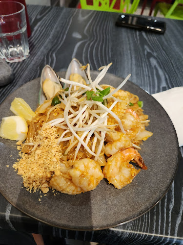 Crestwood Plaza Shopping Centre, 458 Olsen Ave, Molendinar QLD 4214