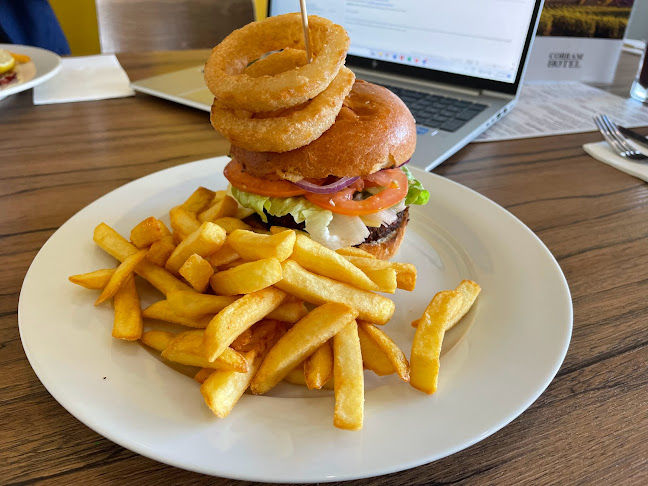 Opinii despre Cobram Hotel în Melbourne - Hospitality and gastronomy