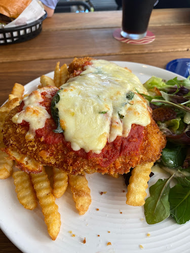 Henley's Bar & Kitchen - Hospitality and gastronomy