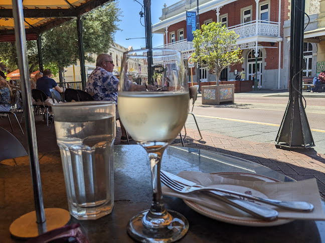 Comentarii opinii despre Gino's