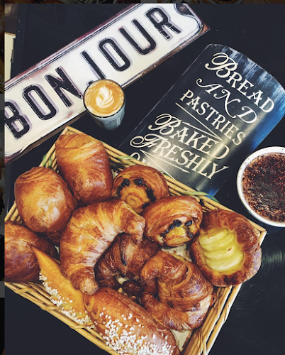 Croquembouche Patisserie - Hospitality and gastronomy