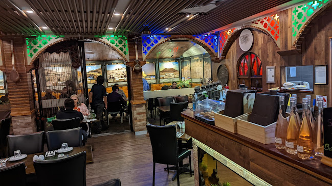 Opinii despre Farah Restaurant în Spring Hill - Hospitality and gastronomy