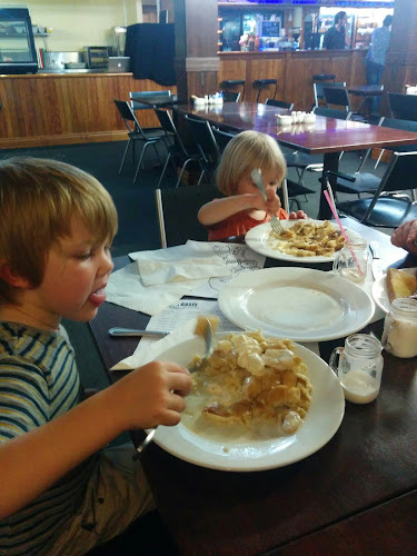 Opinii despre Oasis World Cafe & Play Centre în Park Avenue - Hospitality and gastronomy