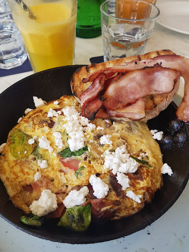 Comentarii opinii despre Villa Romana