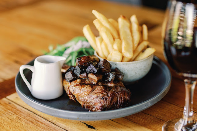 The Nags Head - Hospitality and gastronomy