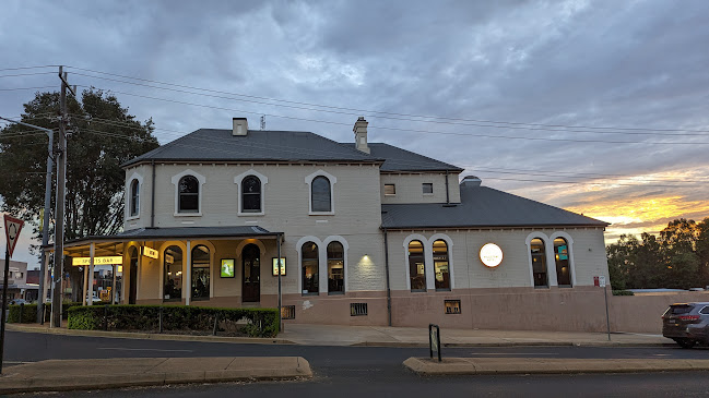 Milestone Hotel - Hospitality and gastronomy