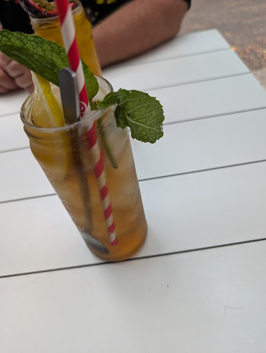 Comentarii opinii despre Denim Co.