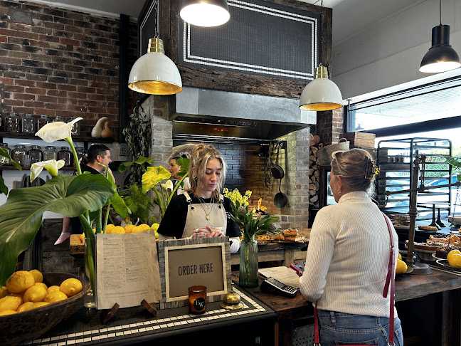 Earth Walker & Co General Store & Cafe - Hospitality and gastronomy