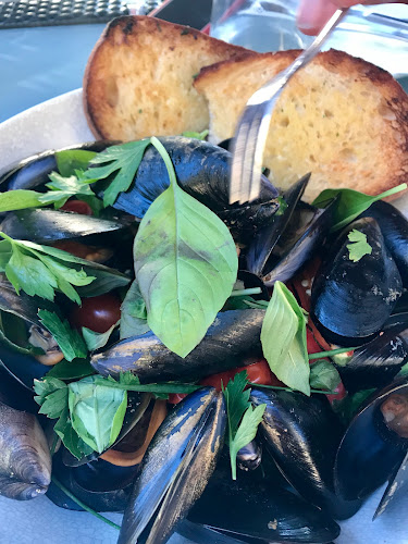 Sydney Cove Oyster Bar - Hospitality and gastronomy