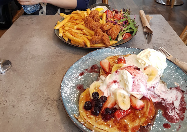 Ariel's Figtree - Figtree