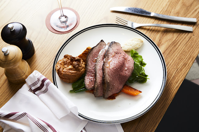 Prince Public Bar - Hospitality and gastronomy