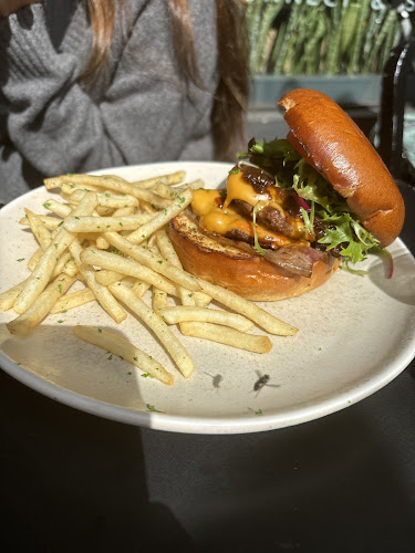 Comentarii opinii despre Leisurely coffee