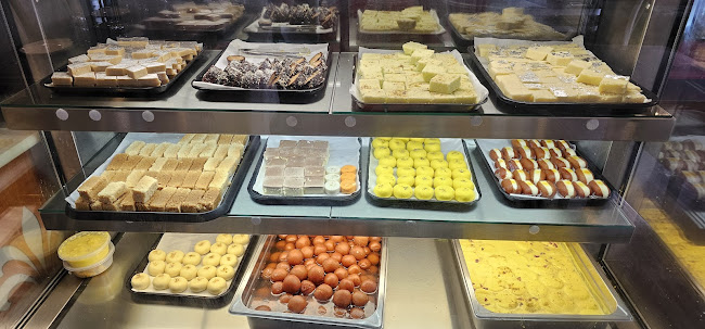 Comentarii opinii despre Mela Indian Sweets and Eats