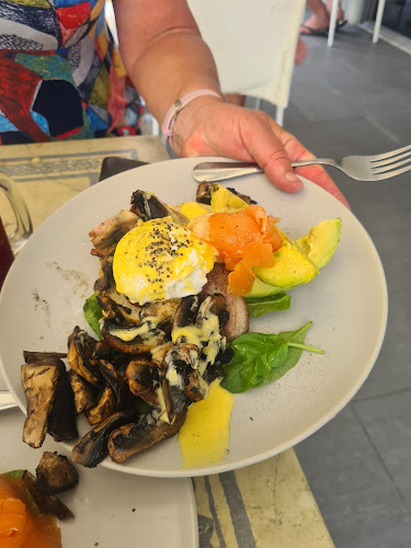 Beach Street Deli - Hospitality and gastronomy