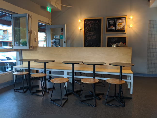 V Burger Bar Victoria Park - Hospitality and gastronomy