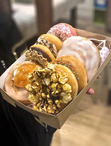 Donut King Meadow Mews - Hospitality and gastronomy