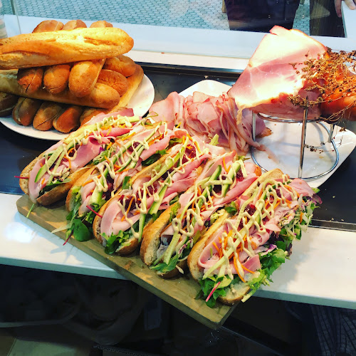 Comentarii opinii despre York St Deli