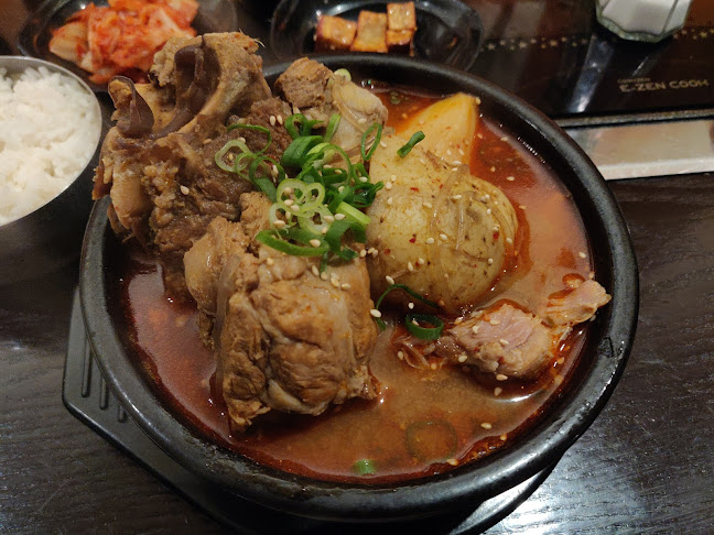 Madtongsan II - Hospitality and gastronomy