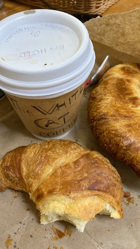 Comentarii opinii despre The White Cat Coffee