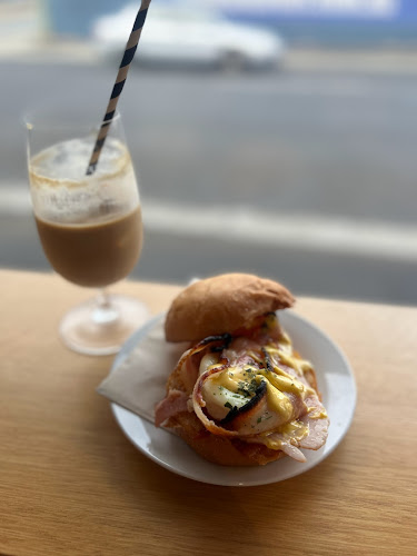 Comentarii opinii despre District B