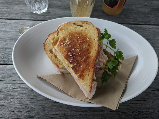 Comentarii opinii despre Riverbank Cafe