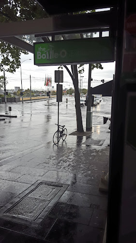 Comentarii opinii despre The Bottle-O Exhibition St & Tatts Lotto