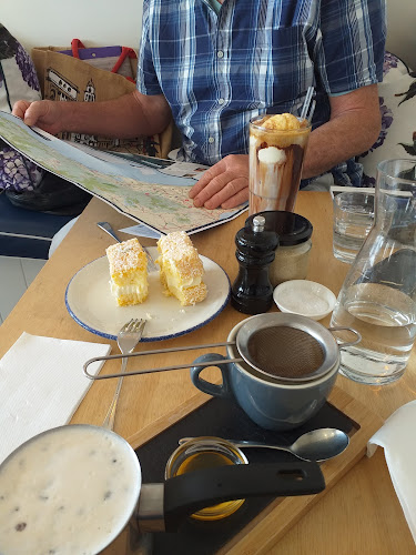 Albert & Co - Lakes Entrance