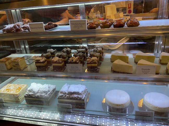 Lorraine's Patisserie - Hospitality and gastronomy