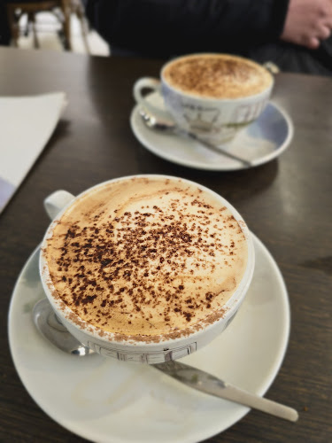 Opinii despre Two Doors Up Cafe & Bar în Fairy Meadow - Hospitality and gastronomy