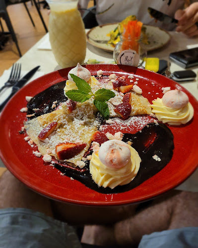 Central Shopping Centre, 1/21 McLeod St, Cairns City QLD 4870