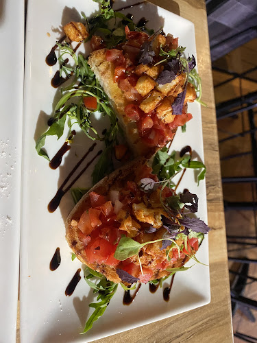 Opinii despre Lux Bistro Bar în Wollongong - Hospitality and gastronomy