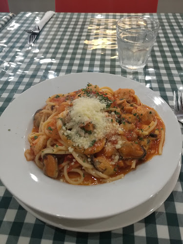 Hungry Wolf's Pizza & Pasta Kincumber - Hospitality and gastronomy