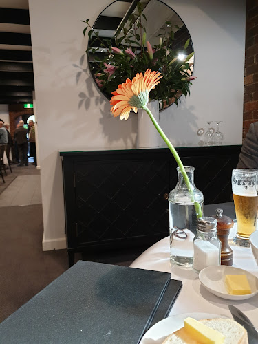 Opinii despre Emerald Hotel în South Melbourne - Hospitality and gastronomy