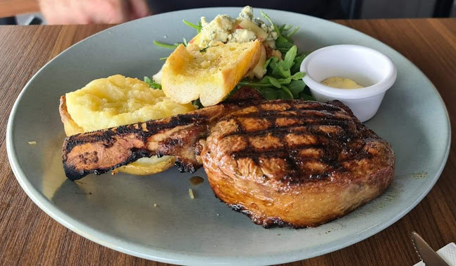 Fiasco's Steakhouse - Hospitality and gastronomy