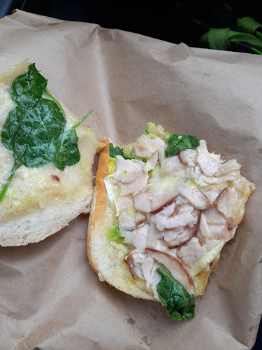 Comentarii opinii despre Brewsters Foodstore & Cafe