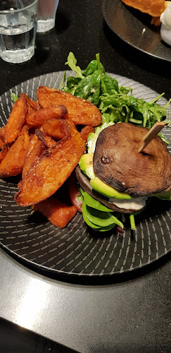 Maple + Clove - Hospitality and gastronomy