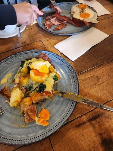 Canteen 3215 - Hospitality and gastronomy