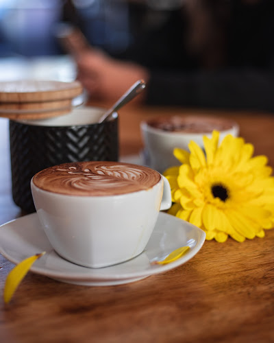 Ample Cafe & Bar - Hospitality and gastronomy