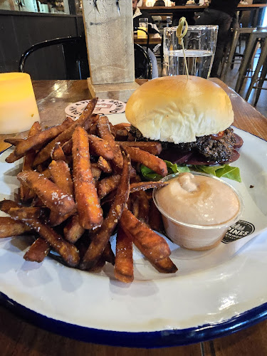 Gracie's at 4 Pines Orange - Hospitality and gastronomy