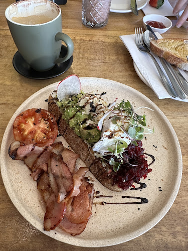 Comentarii opinii despre Freda’s Cafe Restaurant Bar