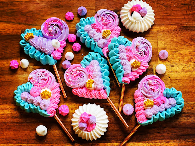 Comentarii opinii despre Here For The Cake