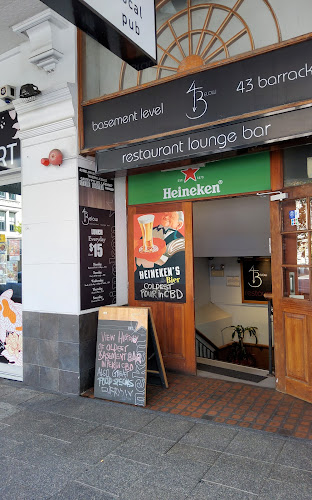 Comentarii opinii despre 43 Below Bar & Restaurant