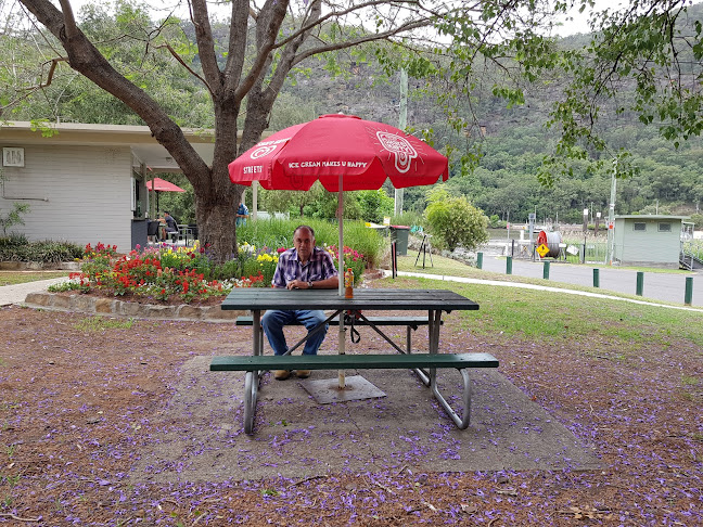 Comentarii opinii despre Convict Road Kiosk