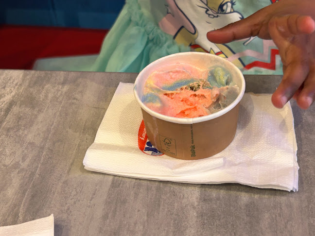 Cold Rock Ice Creamery Craigieburn - Hospitality and gastronomy