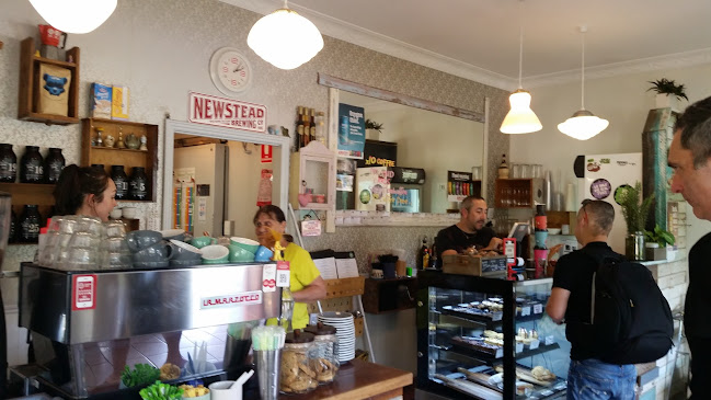 97 Ekibin Rd, Annerley QLD 4103