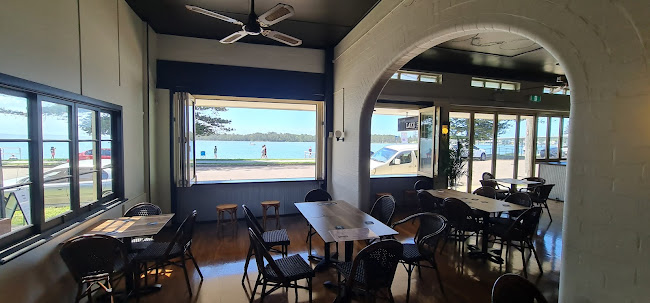 27 The Entrance Rd, The Entrance NSW 2261