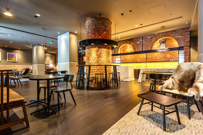 Dee Casa - Restaurant & Bar